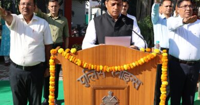 एस एस पी देहरादून ने राष्ट्रपिता महात्मा गांधी तथा पूर्व प्रधानमंत्री लाल बहादुर शास्त्री की जयंती पर की श्रद्धांजलि अर्पित