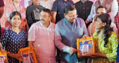 रायपुर विधानसभा में आयोजित बहुउद्देशीय शिविर में शामिल हुए मुख्यमंत्री पुष्कर सिंह धामी