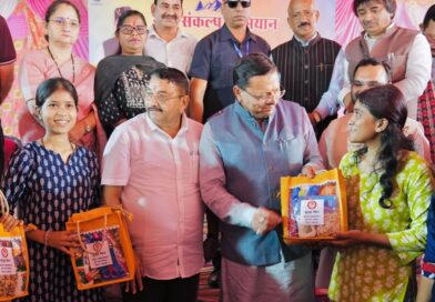 रायपुर विधानसभा में आयोजित बहुउद्देशीय शिविर में शामिल हुए मुख्यमंत्री पुष्कर सिंह धामी